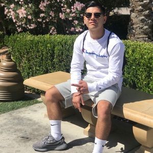 Meet your Posher, Luis